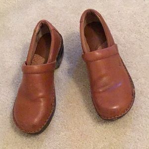 Brown leather BOC (Born Concepts) Clog